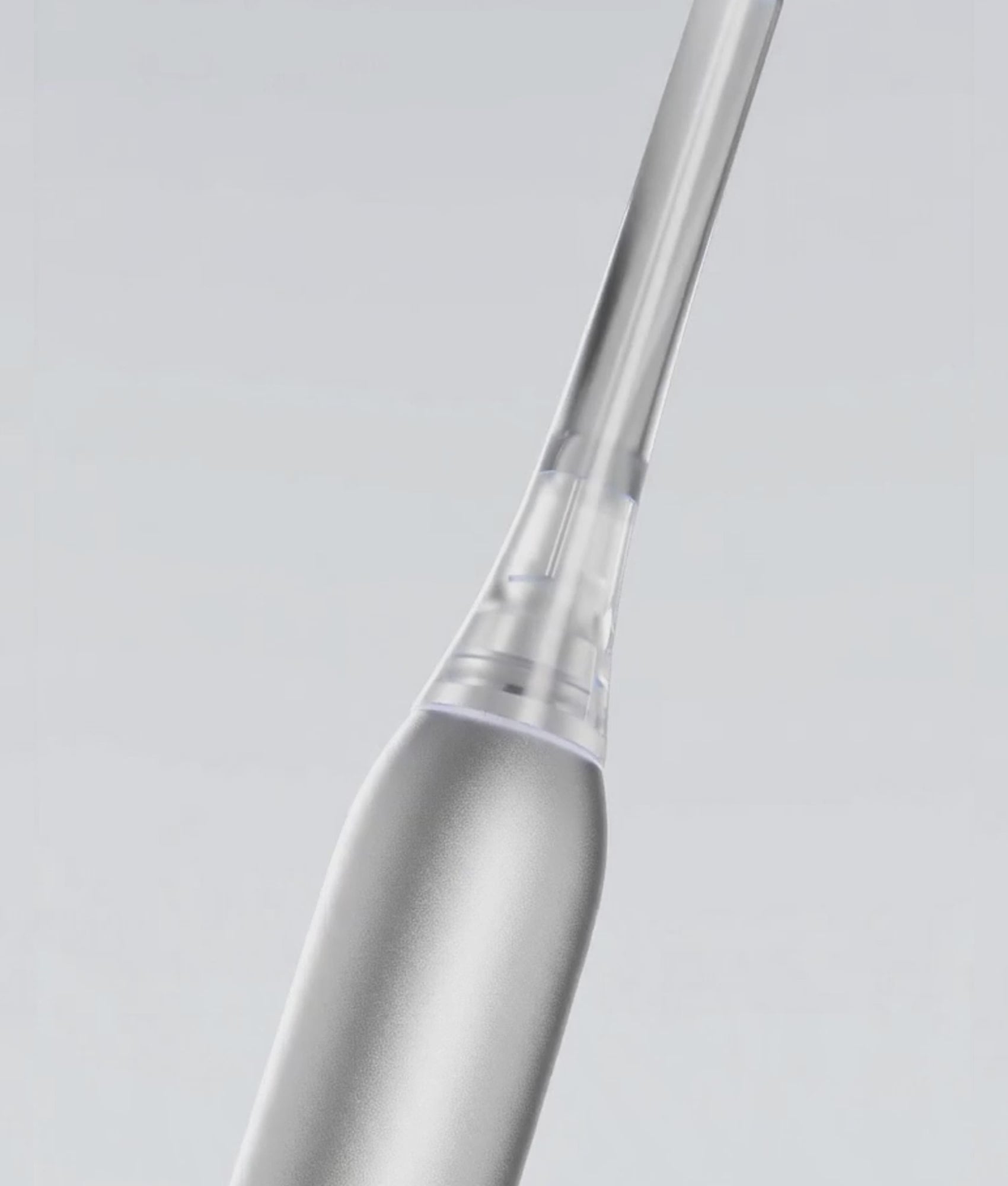 Load video: <p><strong>A precisely engineered connection system keeps the brush head firmly in place throughout every brushing session. </strong></p><p>When it's time for a replacement, it detaches and installs in seconds—simple, intuitive, and reassuringly secure.</p>